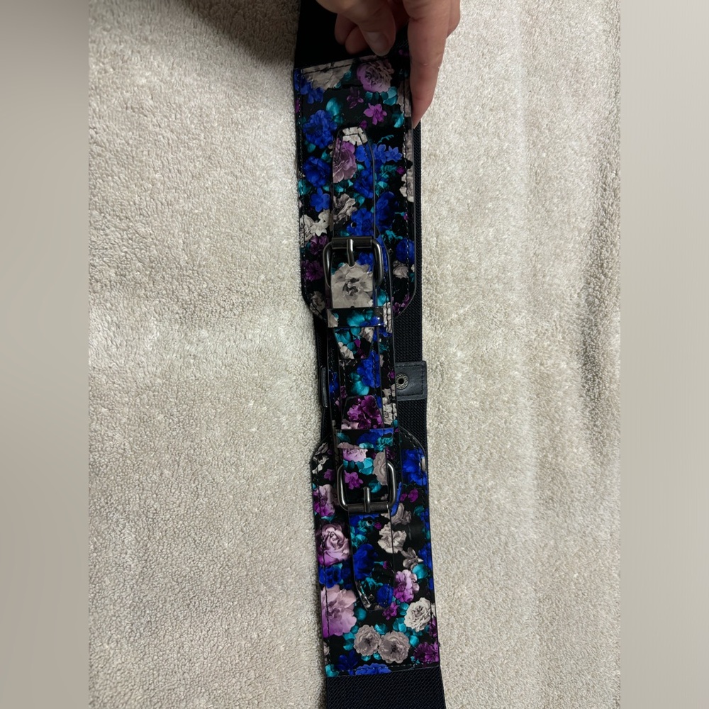 Torrid Size 2x Black Floral Stretchy Belt - Picture 2 of 3